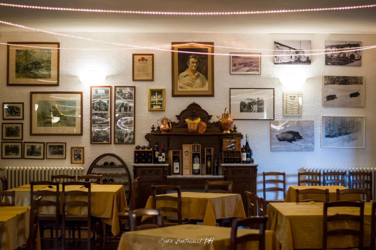 Albergo Ristorante Da Vestro Monticiano Exterior photo