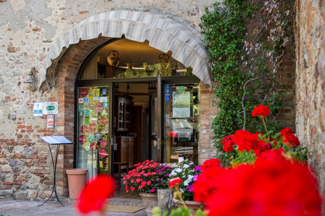 Albergo Ristorante Da Vestro Monticiano Exterior photo