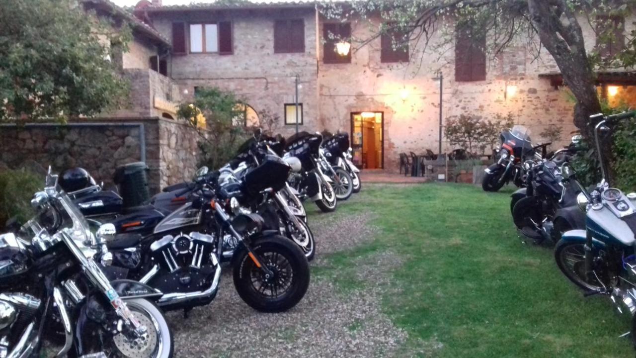 Albergo Ristorante Da Vestro Monticiano Exterior photo