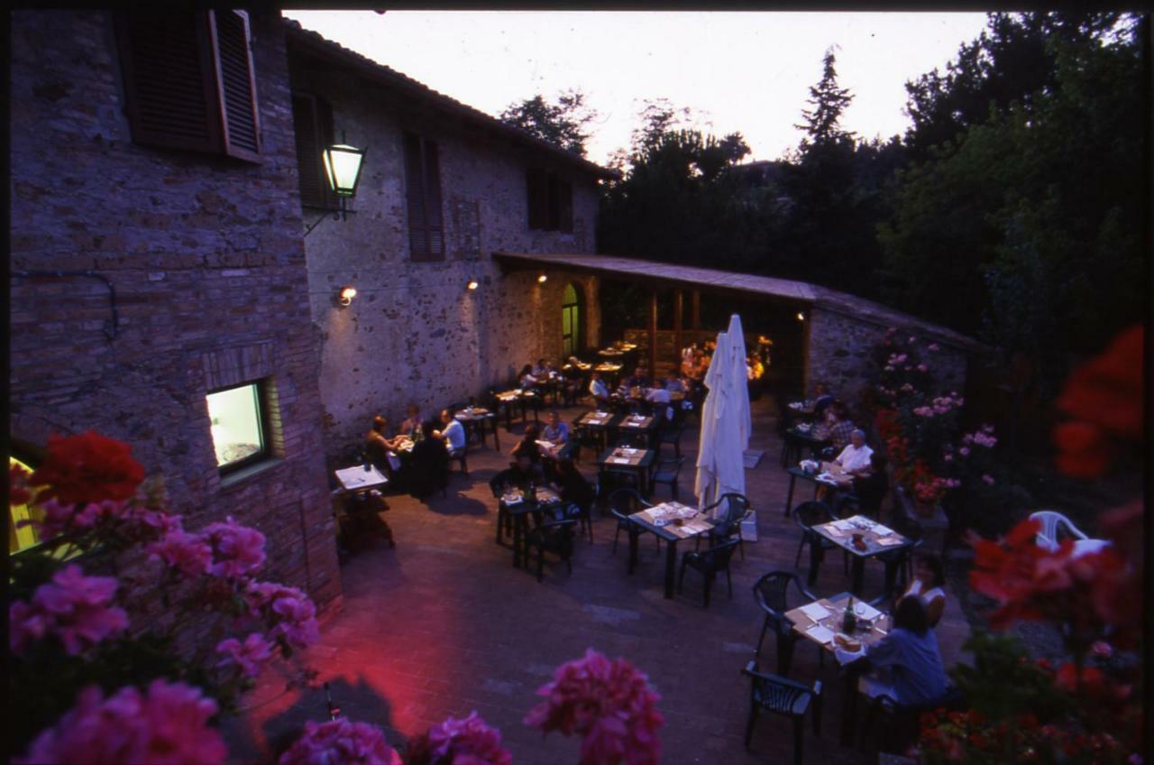 Albergo Ristorante Da Vestro Monticiano Exterior photo